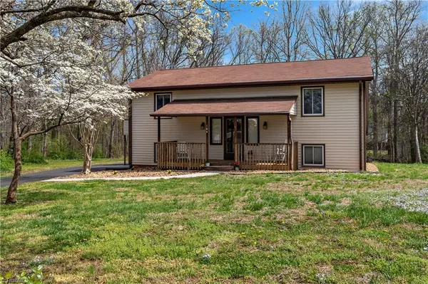 Mocksville, NC 27028,184 Hawthorne RD