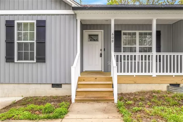 Thomasville, NC 27360,608 Carter DR