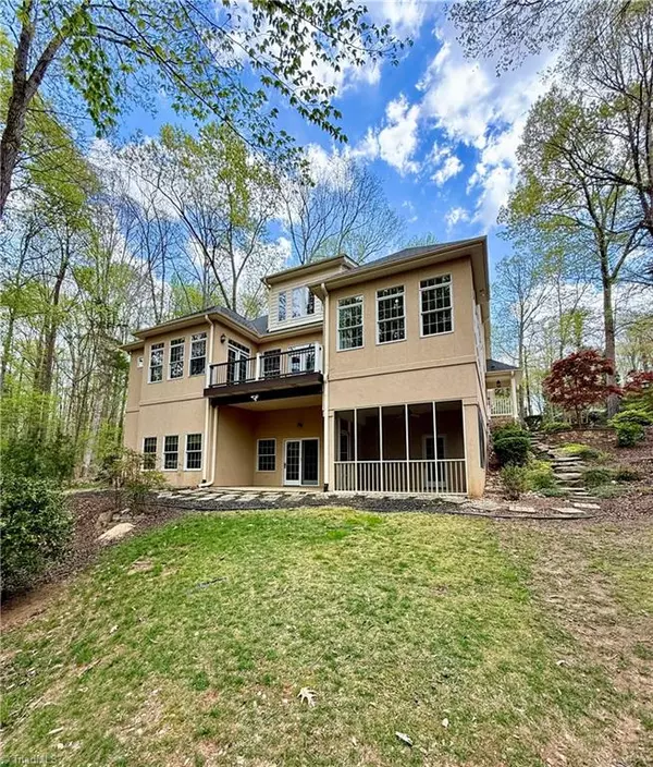 4011 Bienvenue DR, Greensboro, NC 27409