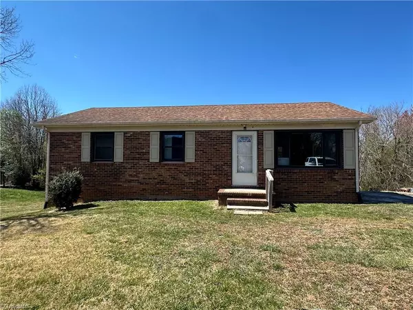 156 Shamrock AVE, Mount Airy, NC 27030
