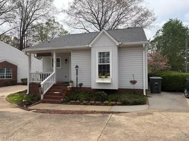Eden, NC 27288,718 MEADOWGREEN VILLAGE DR