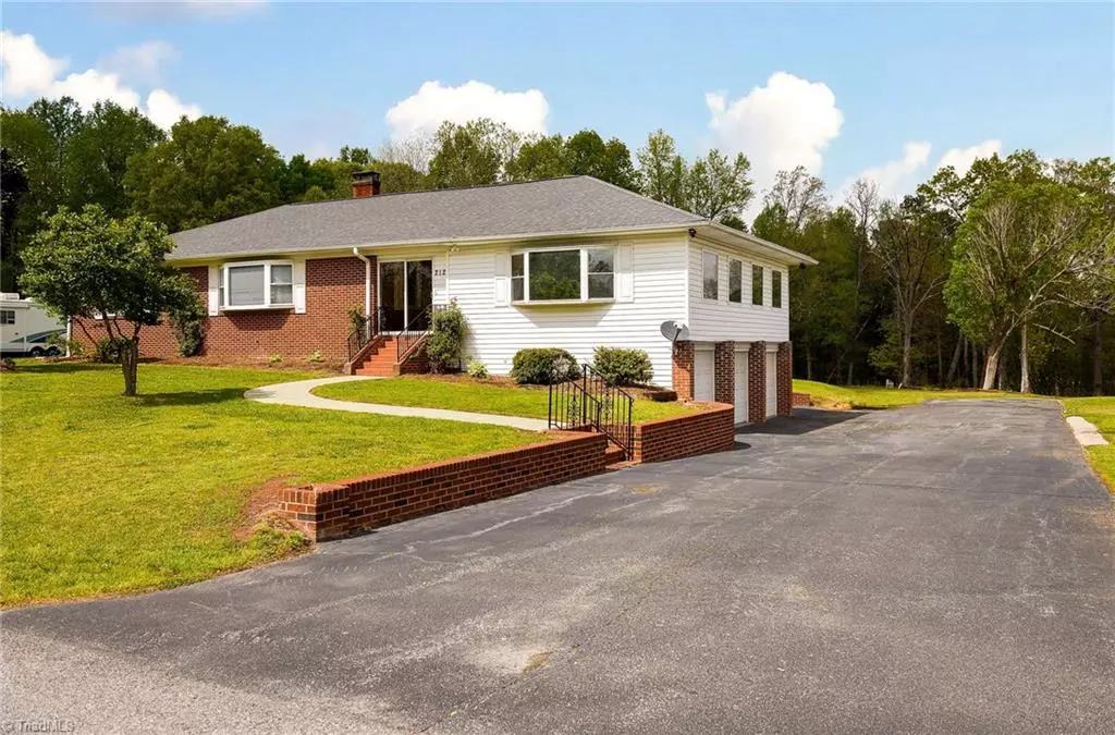 Thomasville, NC 27360,212 Cecil ST