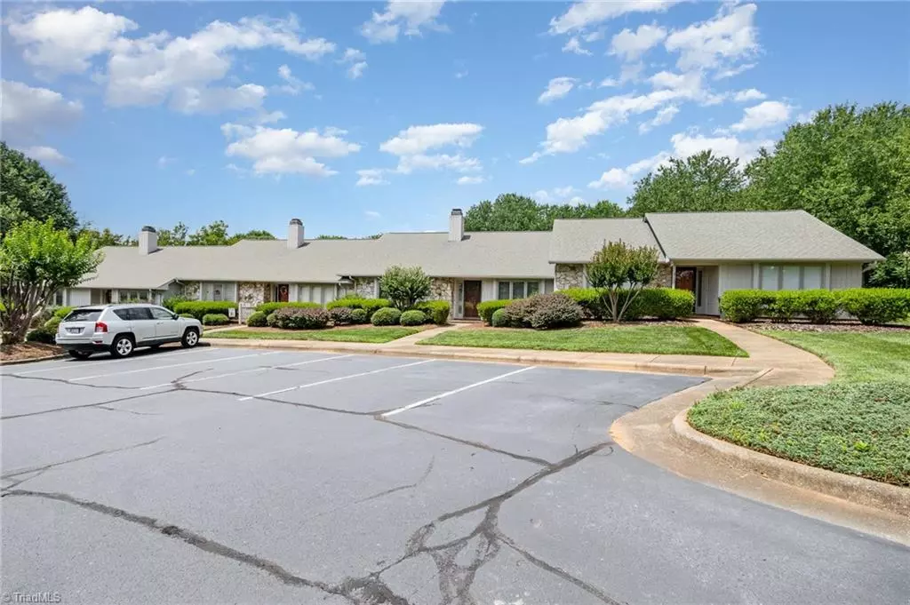 Greensboro, NC 27410,4711 Andorra CT