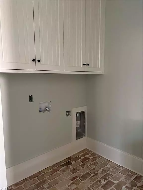 Winston-salem, NC 27106,3814 Pinewood Lake DR