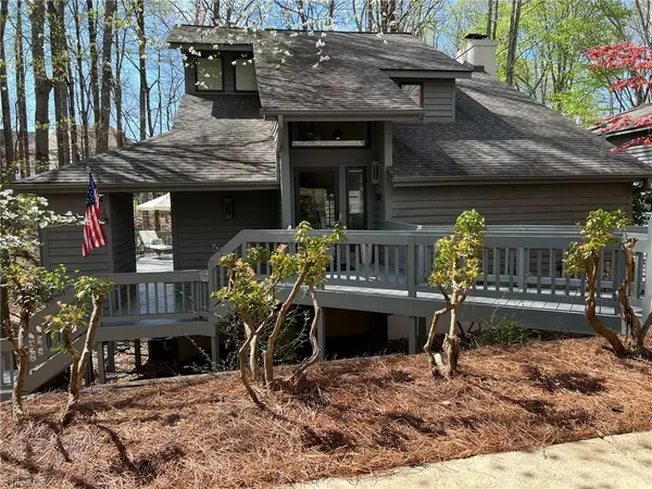 208 Forest Brook DR, Winston-salem, NC 27106