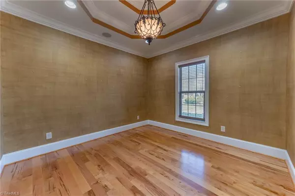 High Point, NC 27262,1352 Trafalgar DR