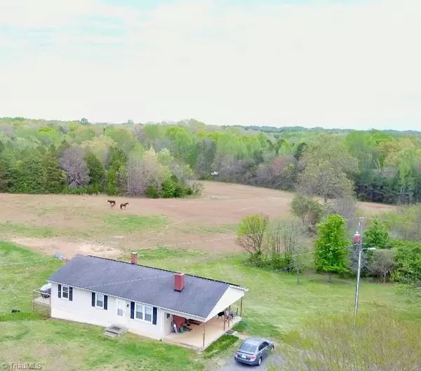 128 Falcon LN, Mocksville, NC 27028