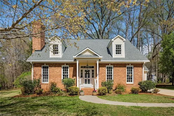 6435 Rustinburg RD, Clemmons, NC 27012
