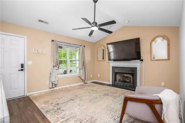 Winston-salem, NC 27127,2112 Hogan Point DR