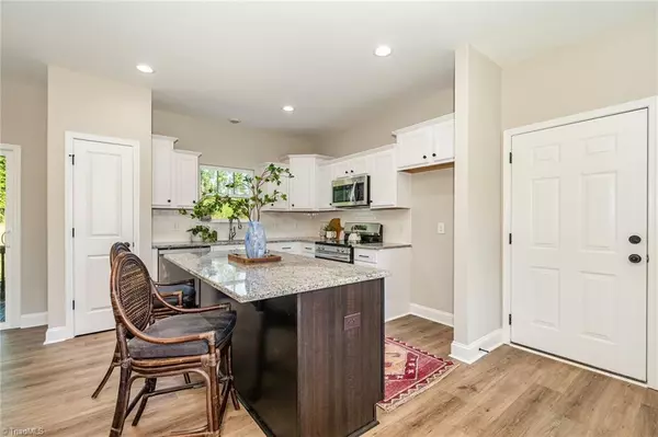 Lexington, NC 27292,886 Riverside DR