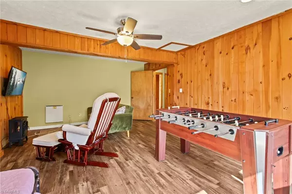 Banner Elk, NC 28604,509 Seven Devils RD
