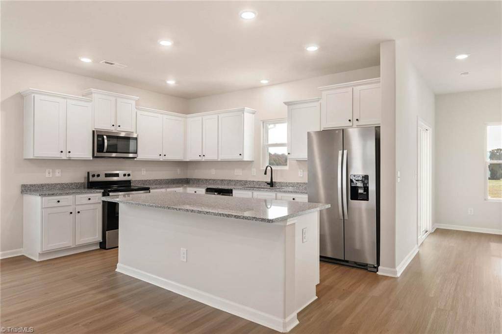 King, NC 27021,115 Courtland DR