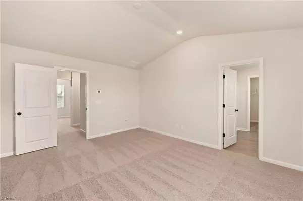 Winston-salem, NC 27127,1048 Russell DR