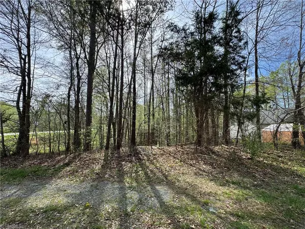 328 Conrad CIR, Thomasville, NC 27360