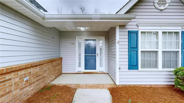 High Point, NC 27265,995 Glyn Water LN