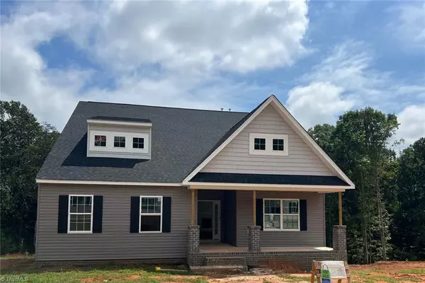5106 Logos DR #17, Stokesdale, NC 27357