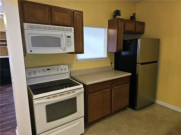 Burlington, NC 27215,3015 Winston DR #111