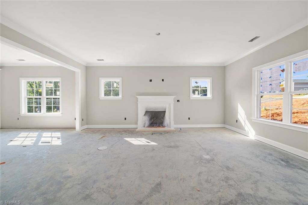 Winston-salem, NC 27107,667 Cedar DR