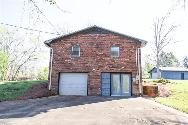 Wilkesboro, NC 28697,159 Evans LN