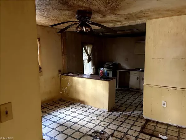 Winston-salem, NC 27107,490 Wayside DR