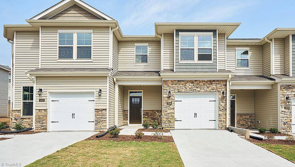 1376 Amberview LN, Kernersville, NC 27284