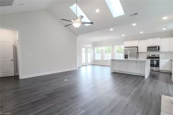 Winston-salem, NC 27127,2103 Friedberg Village DR