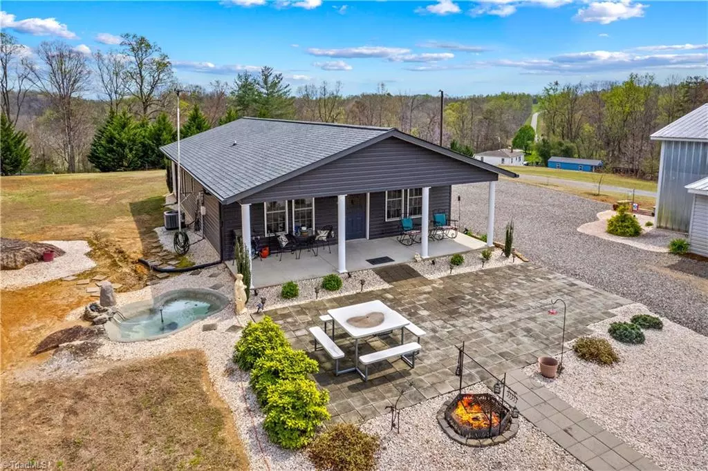 Hiddenite, NC 28636,1595 Cheatham Ford RD