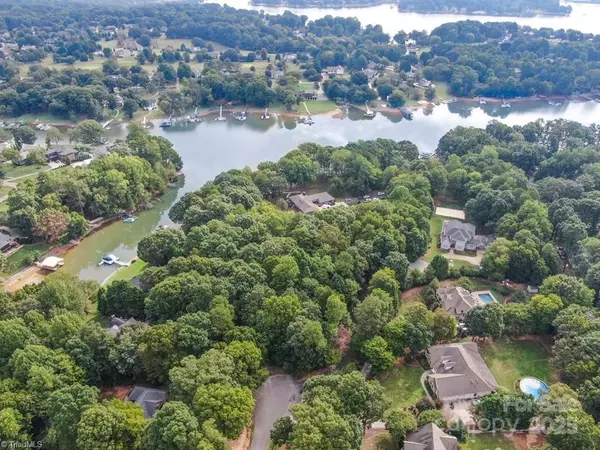Mooresville, NC 28117,145 Bridle path LN
