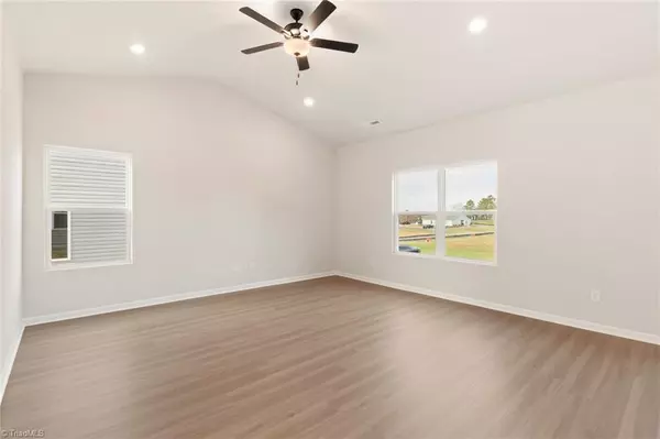 King, NC 27021,119 Courtland DR