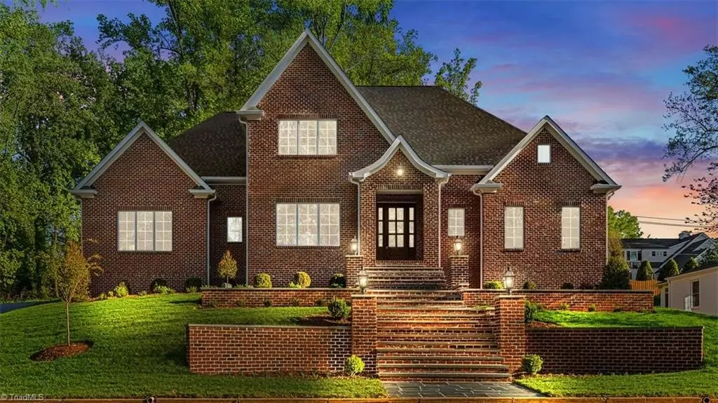Greensboro, NC 27408,905 Brookside DR