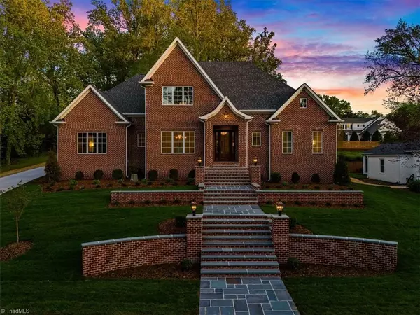 Greensboro, NC 27408,905 Brookside DR