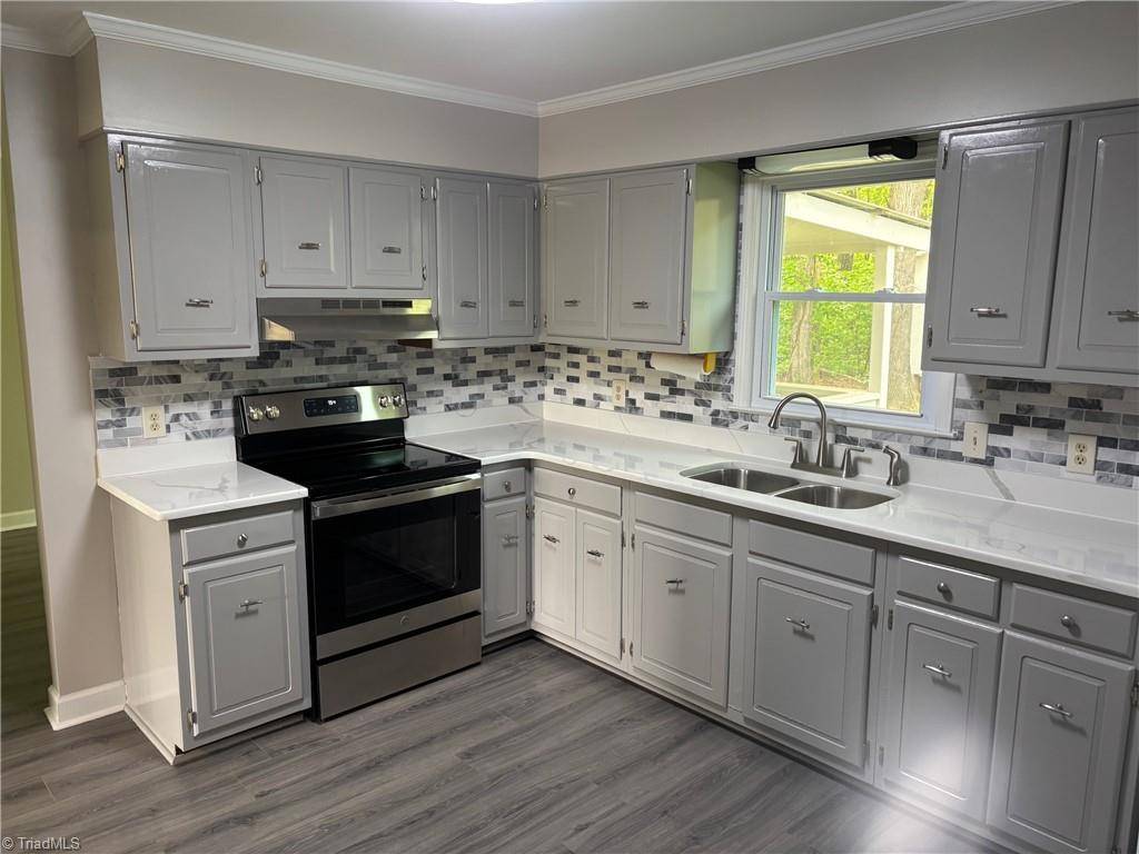 Sophia, NC 27350,6837 Flint Hill RD