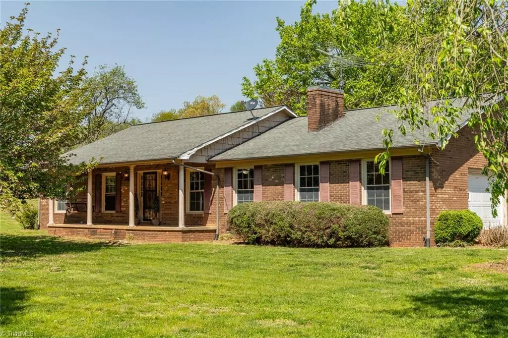 Wilkesboro, NC 28697,123 Hilltop DR