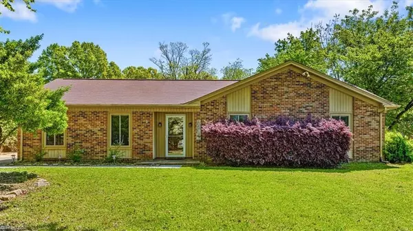 5404 Bayberry LN,  Greensboro,  NC 27455