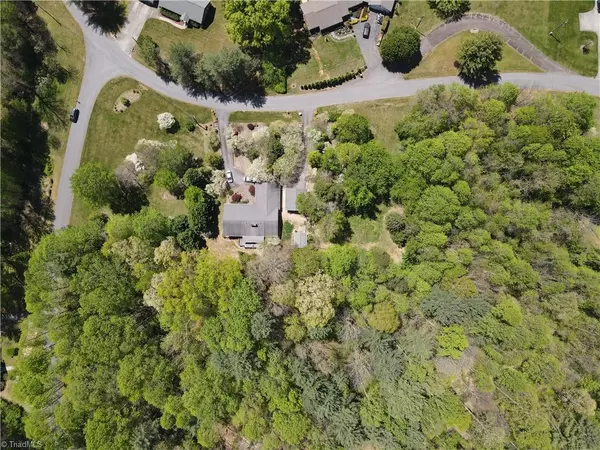 Wilkesboro, NC 28697,283 Berry Mountain DR