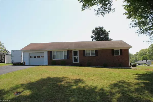 5701 Vickie DR, Winston-salem, NC 27106