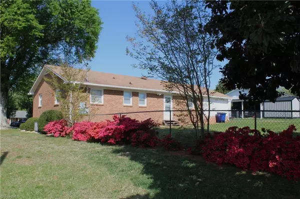 Winston-salem, NC 27106,5701 Vickie DR