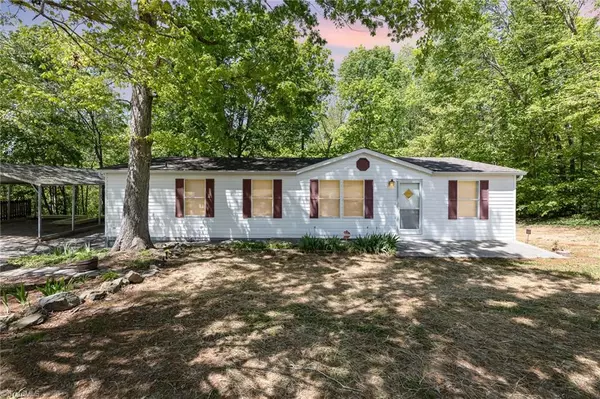 160 Lake Drive 10, Lexington, NC 27929