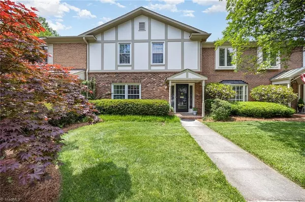 15 Fountain Manor DR #B, Greensboro, NC 27405