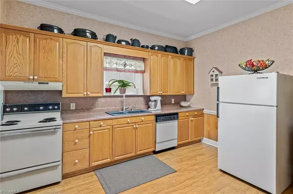 Mount Airy, NC 27030,308 Broad ST