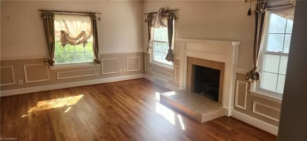 Wilkesboro, NC 28697,205 N West ST