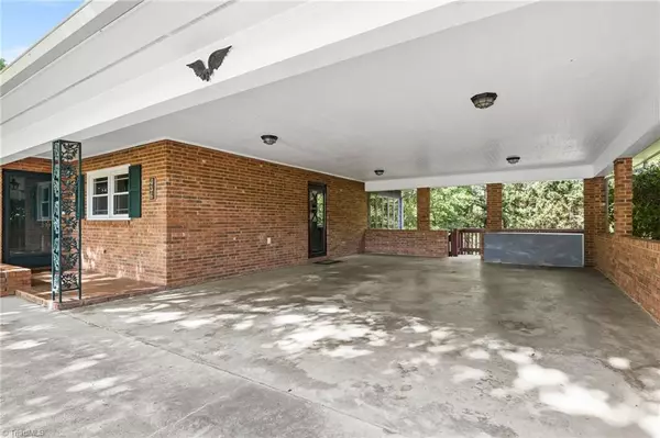 North Wilkesboro, NC 28659,436 Robinhood RD