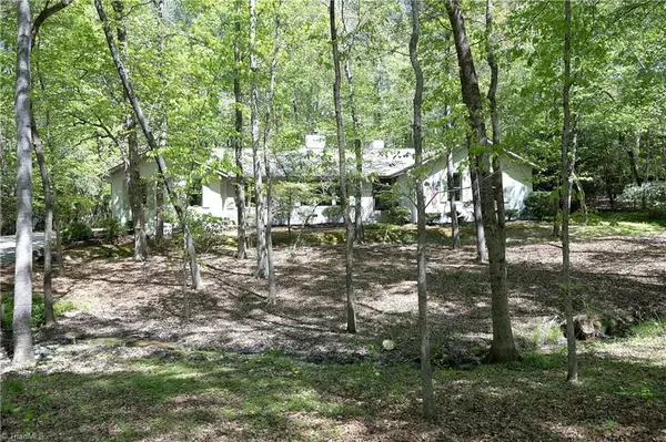 Chapel Hill, NC 27514,21 Wedgewood RD