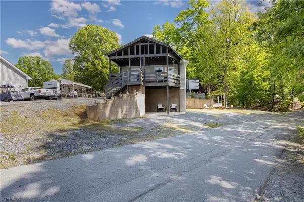 New London, NC 28127,120 N Cardinal DR