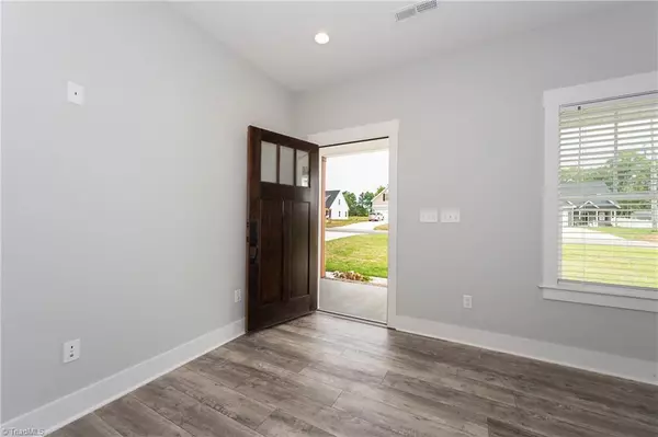 Mocksville, NC 27028,718 Deadmon RD