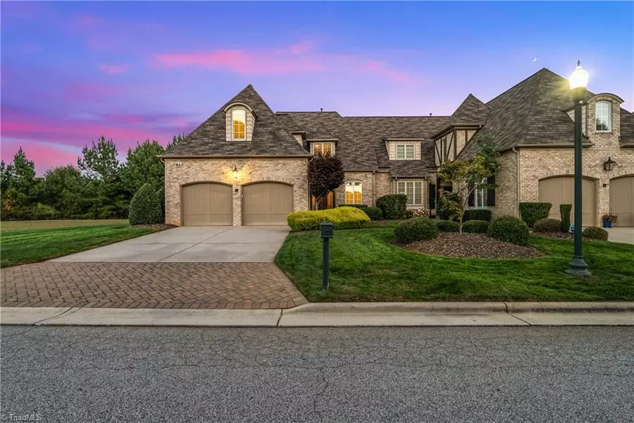 39 Creswell Manor DR, Greensboro, NC 27407