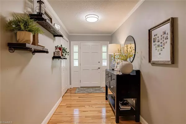 Winston-salem, NC 27107,2325 Bluegrass LN