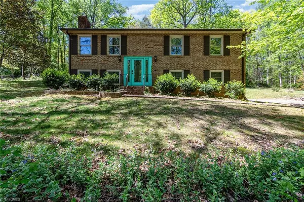 Winston-salem, NC 27105,3990 Logan LN