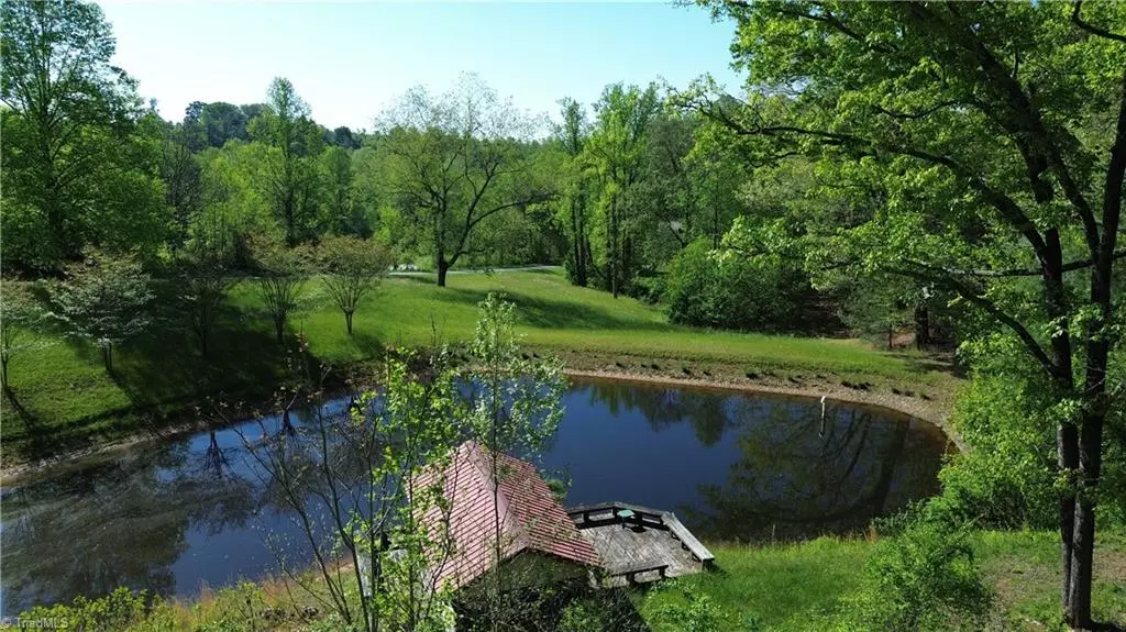 State Road, NC 28676,286 Golden RD