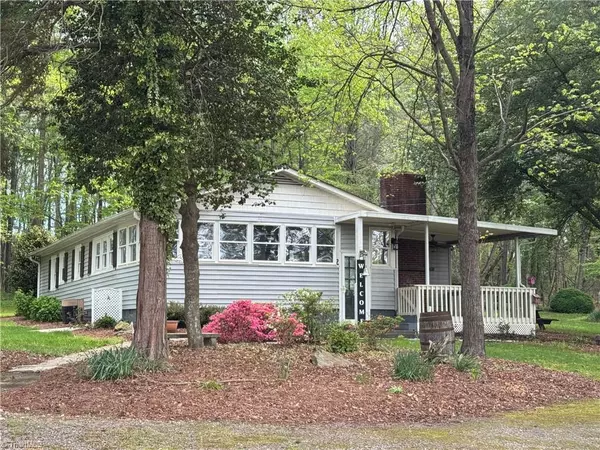 State Road, NC 28676,286 Golden RD